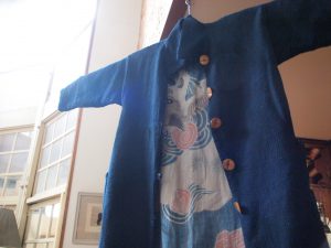 以前個展紹介のブログで載せた刺し子コートの本物。やっぱりすてきだったよ！